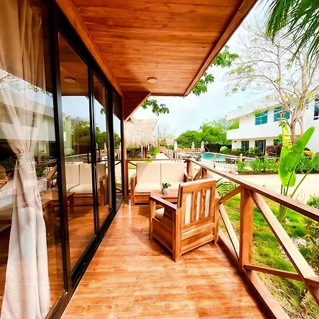 Eco Oasis Del Mar Hotel *